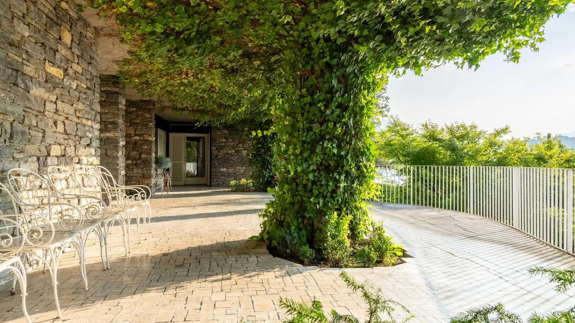 Villa Lucy - Porzione Di Villa Con Giardino Varenna Holiday home