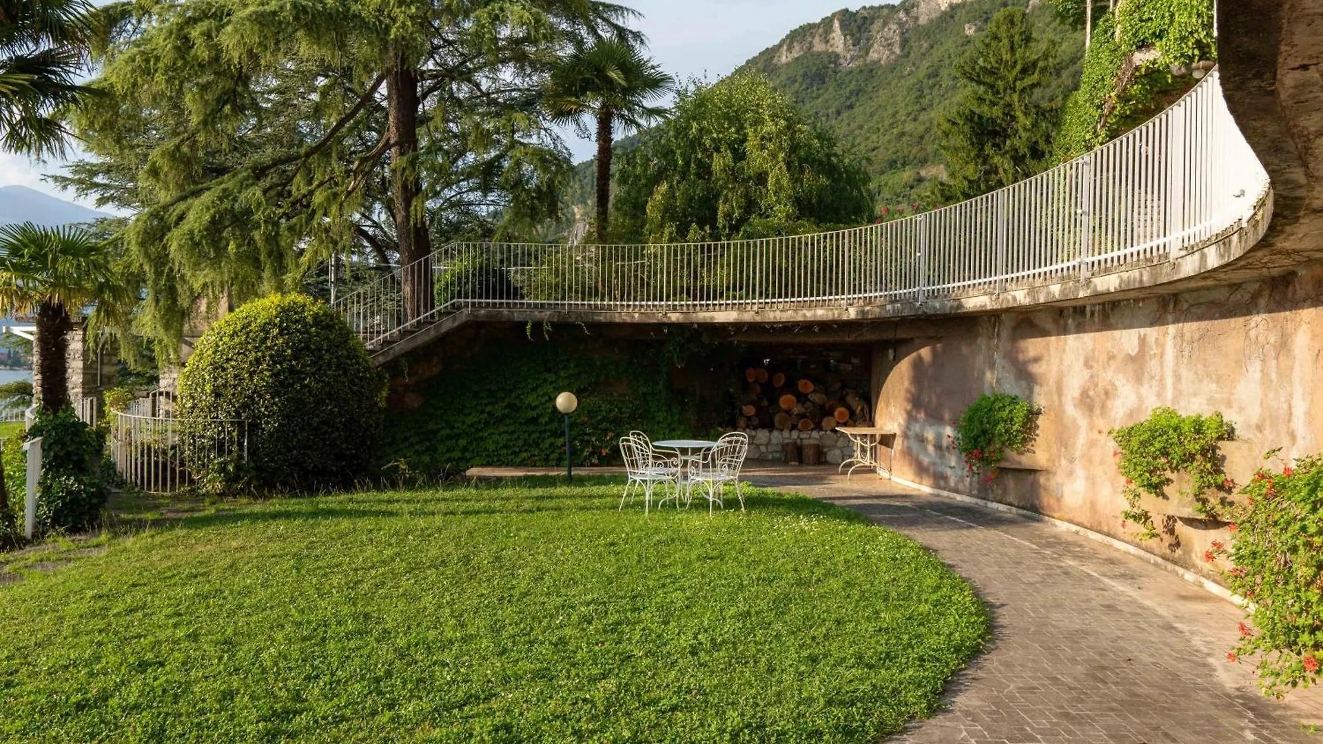 Villa Lucy - Porzione Di Villa Con Giardino Varenna
